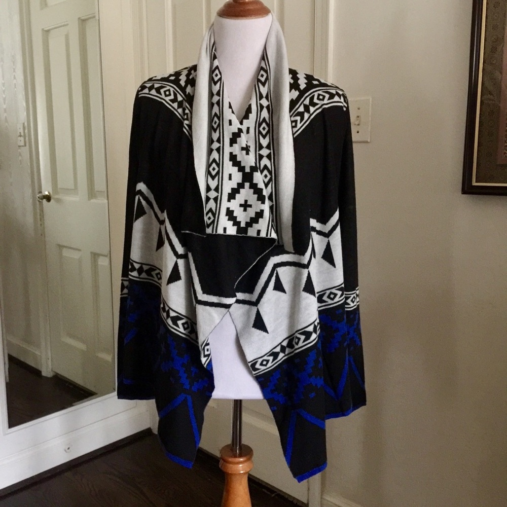 Bold cardigan by Flying Tomato